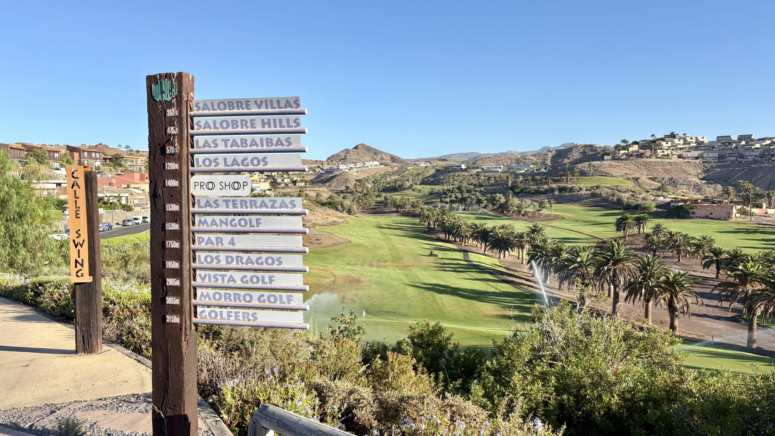 Cartel indicador de las zonas residenciales de Salobre Golf Resort