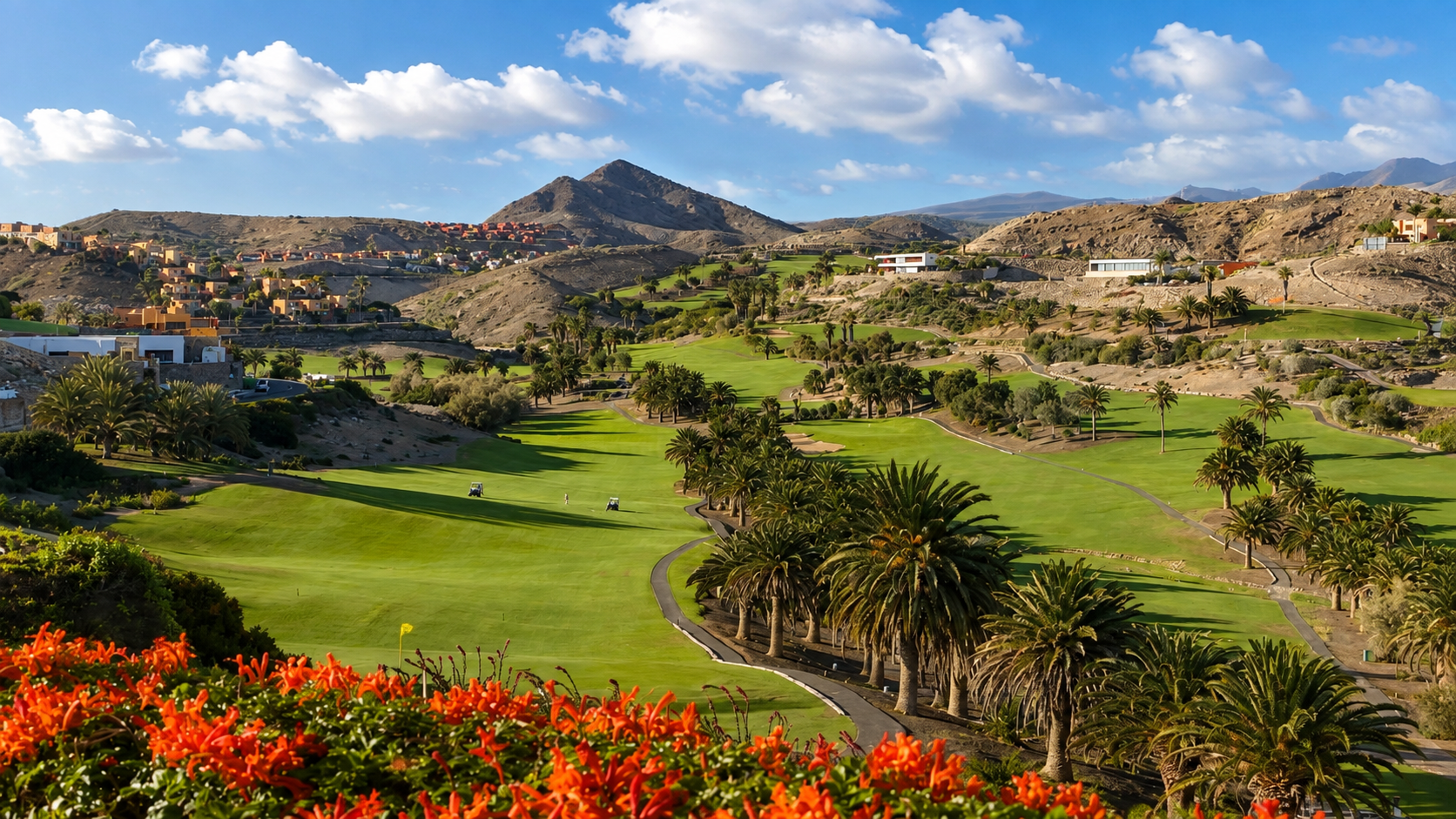 Blick über den Golfplatz und die Villen im Salobre Golf Resort auf Gran Canaria